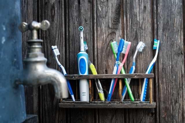 Set of Electric toothbrush and manual toothbrush Dentist on call at a home in Dubai